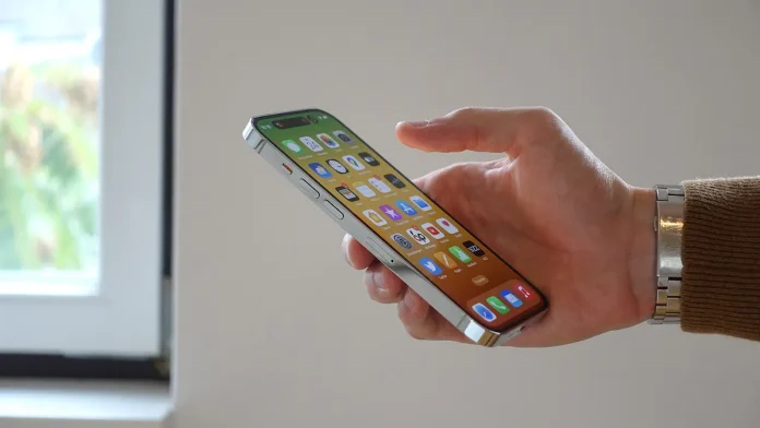3-iphone.jpg