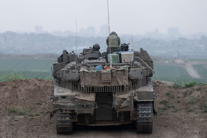 idf-tanks-facing-gaza-scaled.jpg
