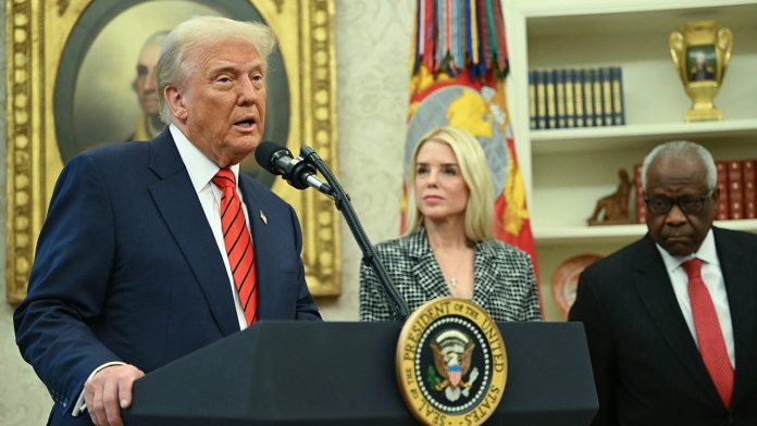 trump-bondi-thomas-swearing-in-oval-office.jpg