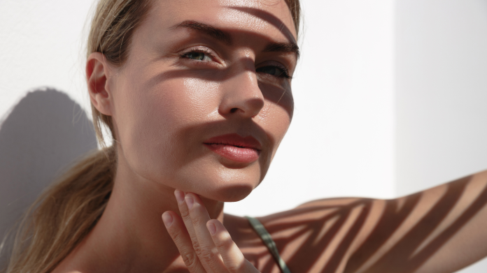 commerce-tarte-cosmetics-istock-2157576136.png